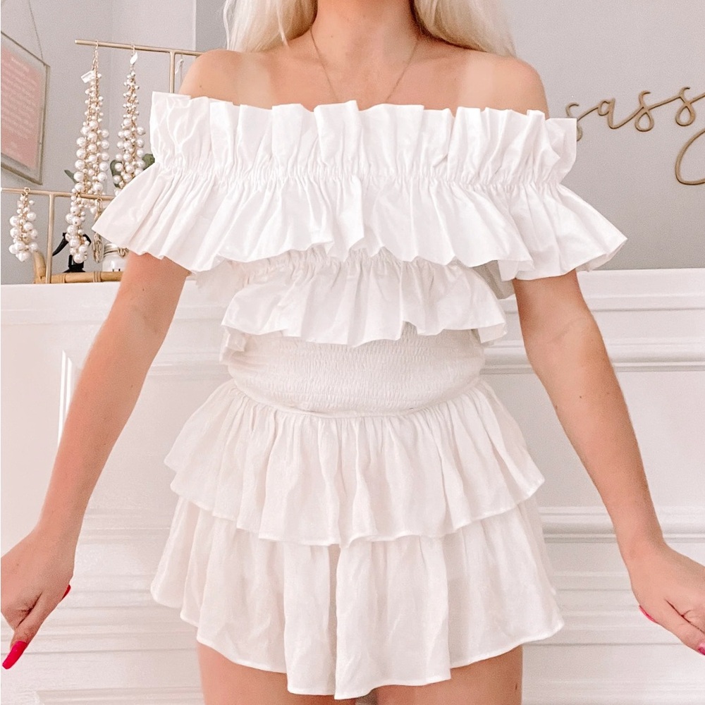 NWT Sassy Shortcake White Off-Shoulder Ruffle “Stop and Stare” Top – Size Small